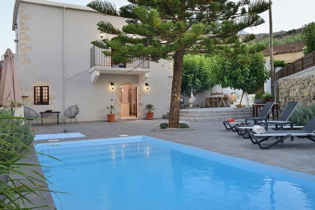 Villa Christini A Luxury Villa With Amazing Views Tzitzifés Exterior photo