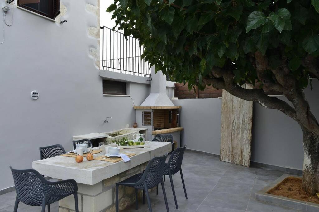 Villa Christini A Luxury Villa With Amazing Views Tzitzifés Exterior photo