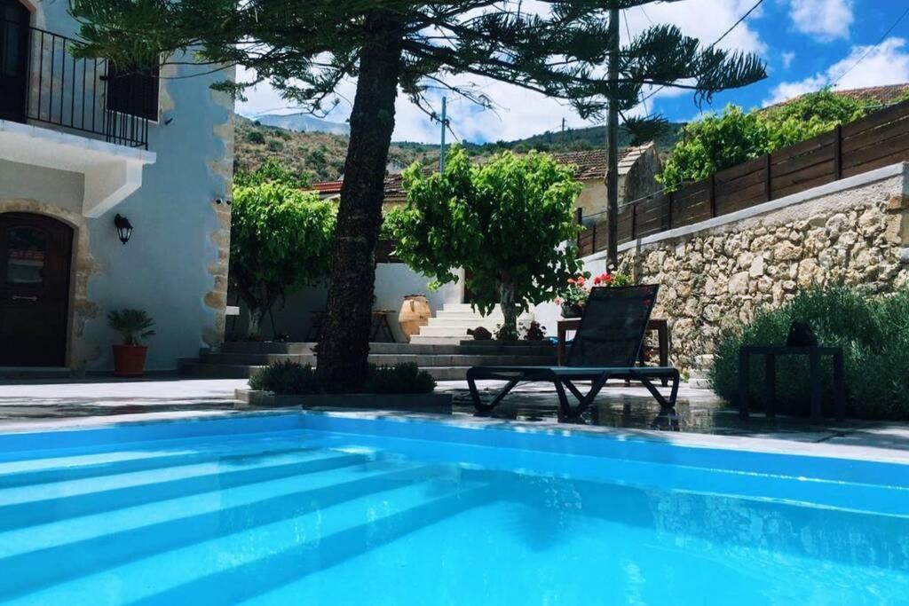 Villa Christini A Luxury Villa With Amazing Views Tzitzifés Exterior photo