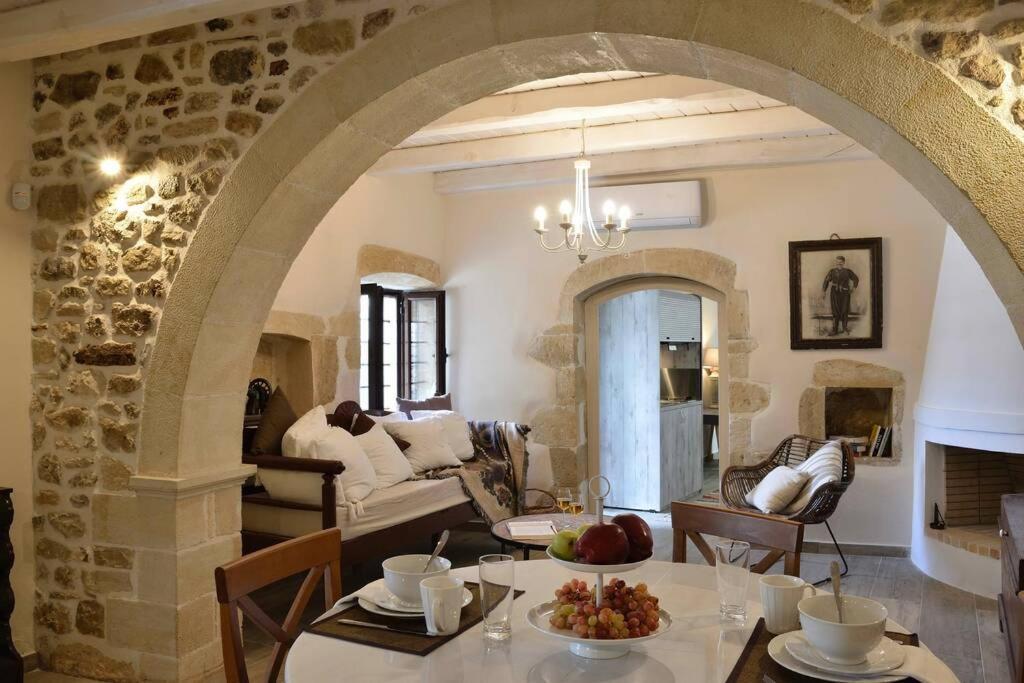 Villa Christini A Luxury Villa With Amazing Views Tzitzifés Exterior photo